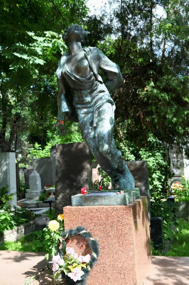 苏联卫国女英雄卓娅：18岁英勇赴死，生前身后备受酷刑折磨