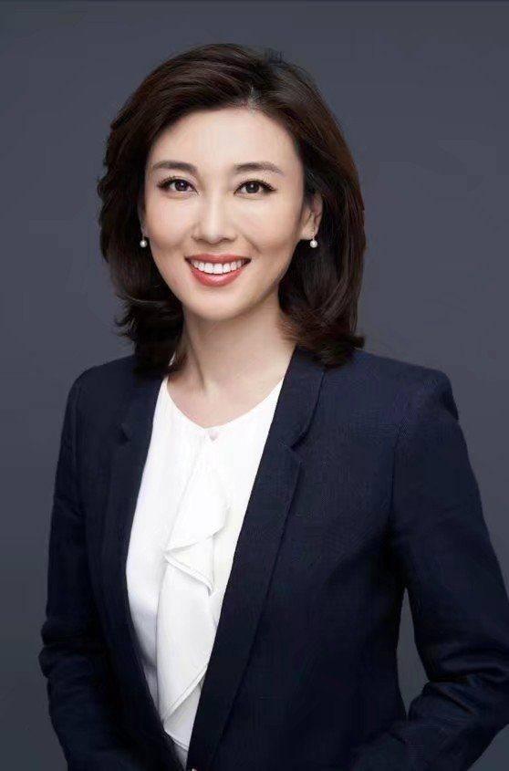 央视10大美女主持人,个个才貌双全,董卿知性,海霞端庄