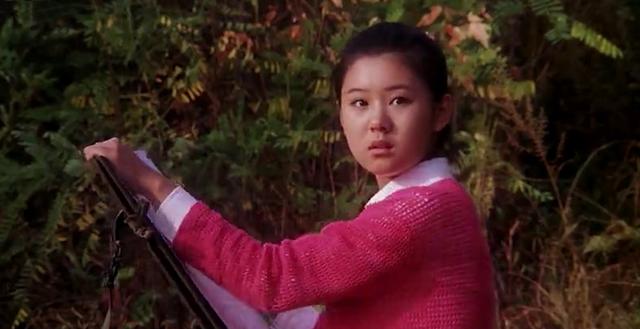 苦命女人年轻丧夫,因长得漂亮被三个男人看上,却选了个穷小子