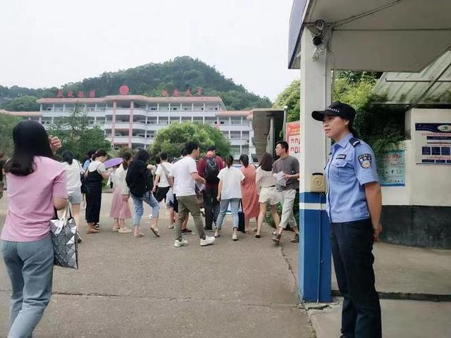 常山县公安局治安大队“便利贴ABC”女孩