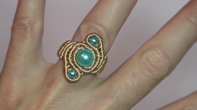 自己动手编织戒指，方法很简单，戴起来非常漂亮（图解2-1）