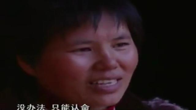 年幼女孩被绑八年，每天家里传出哭声，父母：“我们也不想的。”