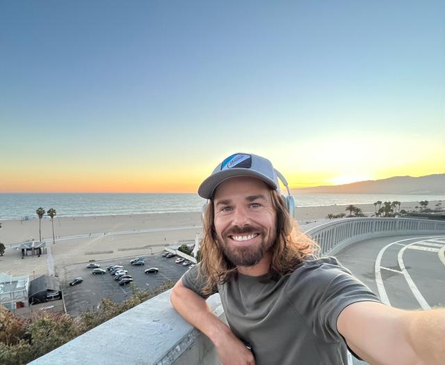 美最有良心老板翻车！自砍百万年薪补贴员工，却PUA性侵多位女性