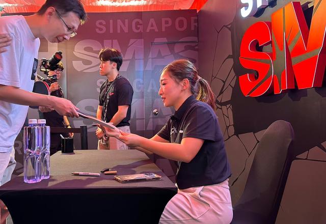 刘诗雯最新消息！一个人拖行李箱现身国内机场，球迷莫名心疼小枣