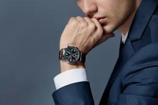 封控，让本来就不想回家的女人留宿在外。男人难忍于他想到的事情