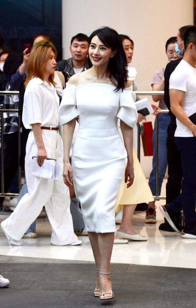 8位堪称“半身美人”的女星,穿上礼服惊艳四射,真实腿短又腿粗