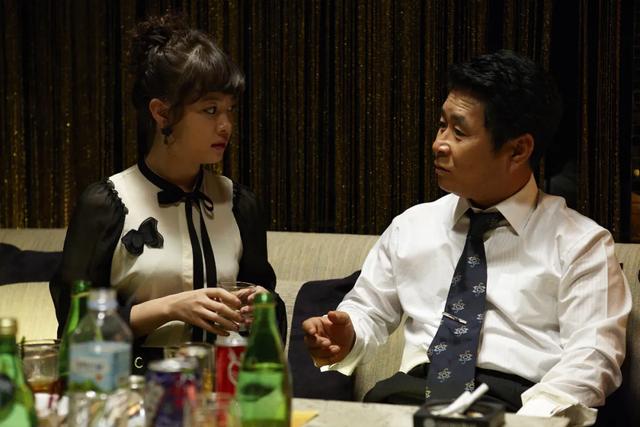 她拍过裸照，至死都想做「好女孩」