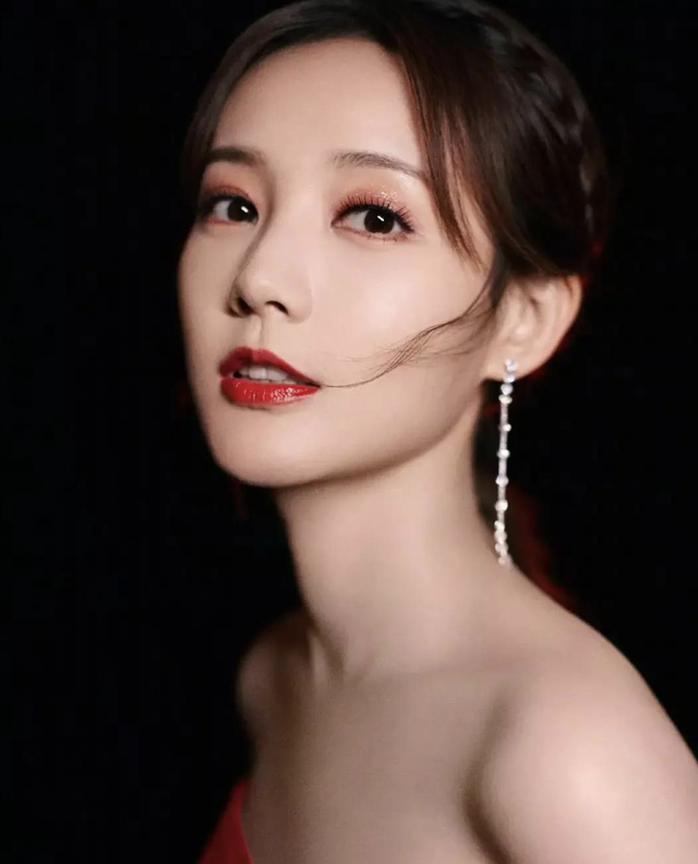 “捧不红”的10位女星，虽然观众扼腕叹息，但火不起来，也是幸运