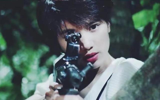 港圈“一眼万年”的短发美女，只服这12位，惊艳洋气，又美又酷帅