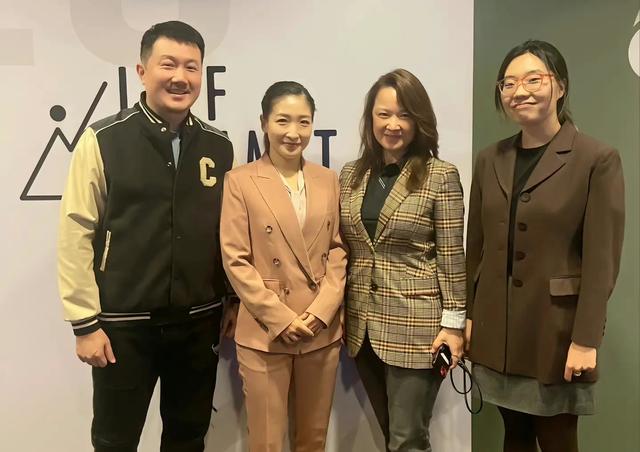 刘诗雯最新消息！一个人拖行李箱现身国内机场，球迷莫名心疼小枣