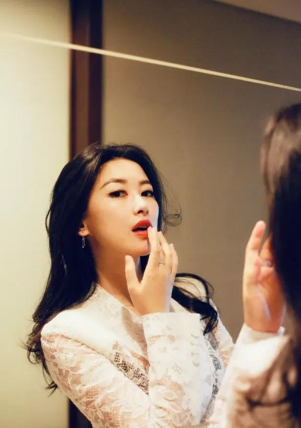 北京盛产美人,9位帝都女星,个个肤白貌美气质佳,各有各的韵味