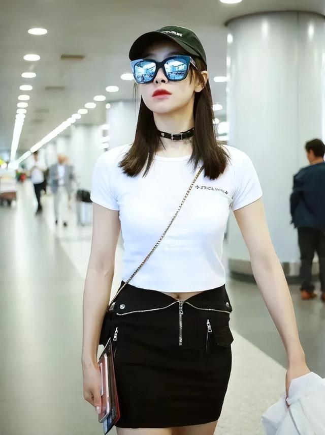 完美女神是假的，胯宽腿粗，溜肩没腰，生图揭露人间真实