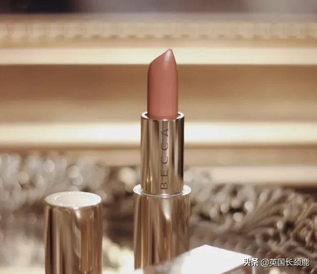 英国气候下让肌肤深呼吸：护肤美妆用品中英文对照大全