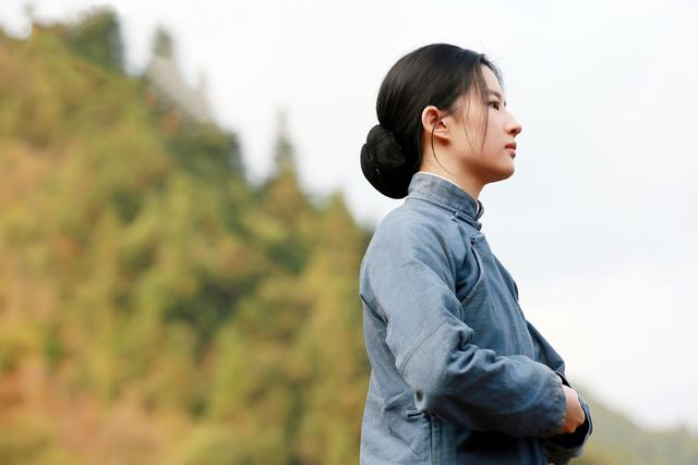 贾平凹《黑氏》：一个丑妇的“多段”恋情，揭开了人性的低级欲望