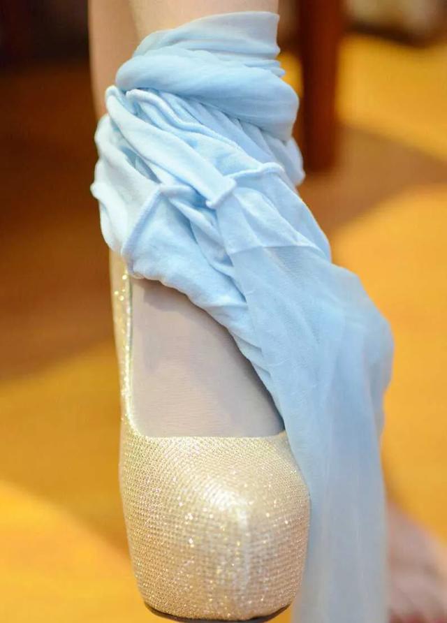 美女玉足，你打几分？