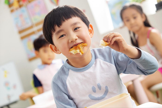 长高的方法有哪些，吃水果也能长高，是真的吗？