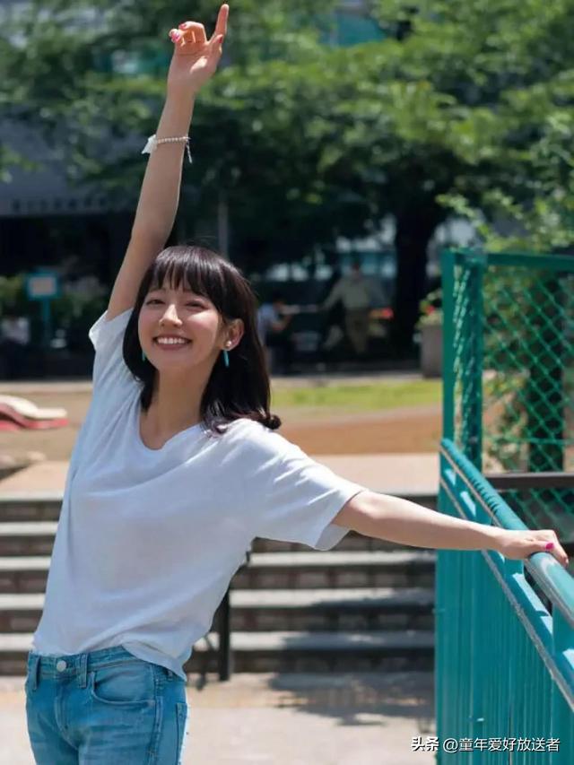 壁纸美女-最美酒窝美女吉冈里帆