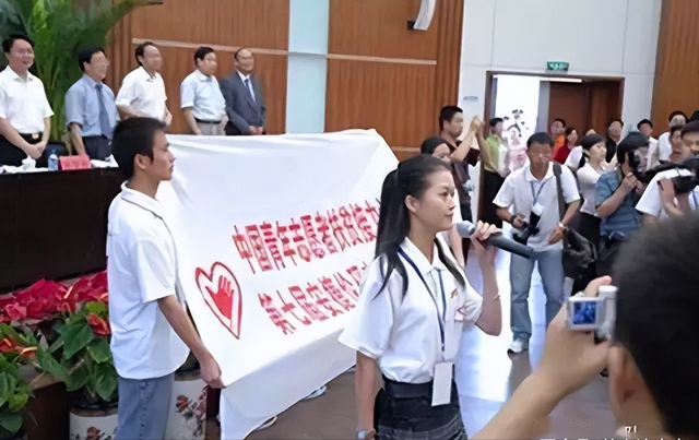 那个拒绝华为百万年薪，38岁成为舰长的广西女博士，你还记得她吗