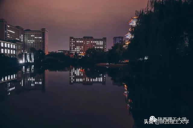 夜色撩人，怎得一个“好”字了得