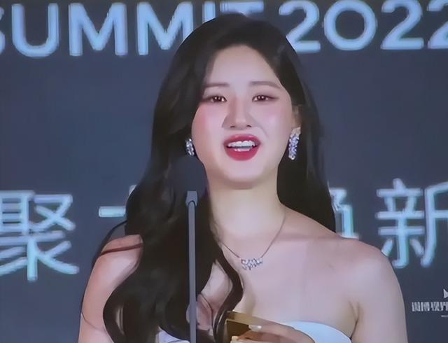 完美女神是假的，胯宽腿粗，溜肩没腰，生图揭露人间真实