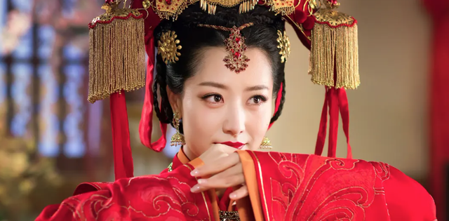 10位“一眼万年”女演员，个个美到窒息，有人靠一个角色吃一辈子