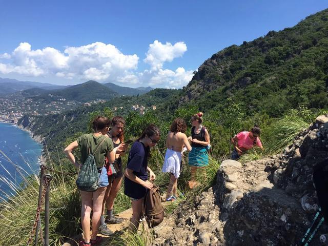 意大利女孩真开放