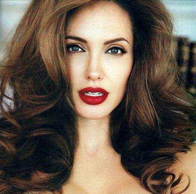 大脸女孩怎么选发型?2个思路给你,这样选堪称“整容”