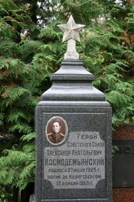 苏联卫国女英雄卓娅：18岁英勇赴死，生前身后备受酷刑折磨