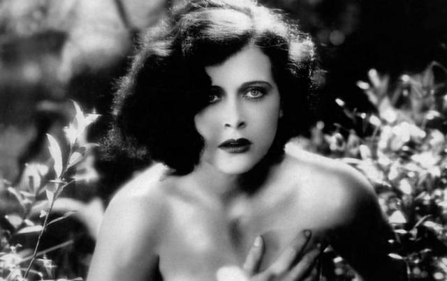 好莱坞头号花瓶海蒂·拉玛:18岁全裸出镜,演技稀烂也被导演疯抢