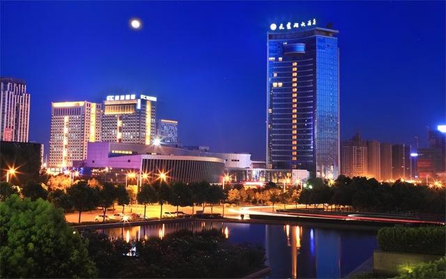 “耳光局长”程瀚,强行霸占多名女警做情妇,当众扇掉副局长牙齿