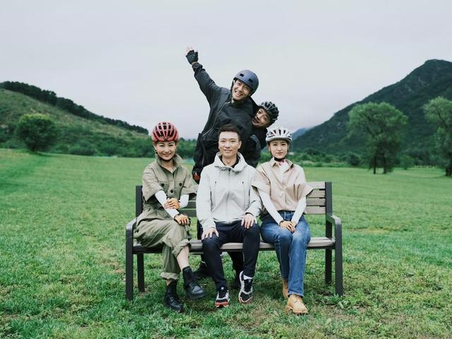 央视10大美女主持人,个个才貌双全,董卿知性,海霞端庄