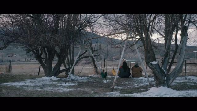 印第安女孩被侮辱后赤足雪地9.6公里吐血身亡,男主以牙还牙