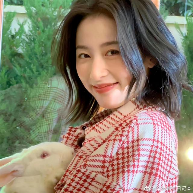 中国十大90后娱乐圈女顶流，十大美女排行榜