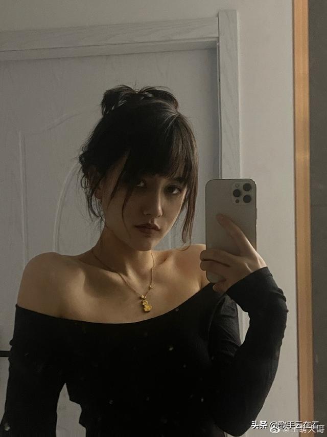 97年美女游戏博主王萌迷人美照欣赏，好漂亮啊