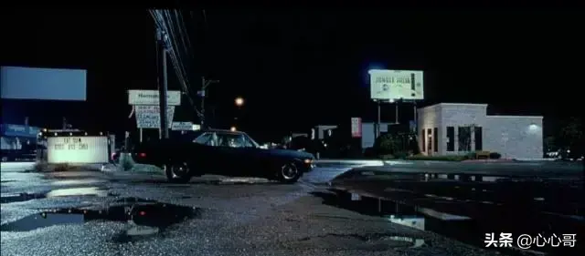 昆汀、猛女、B级片，这片看完就一个字「爽」