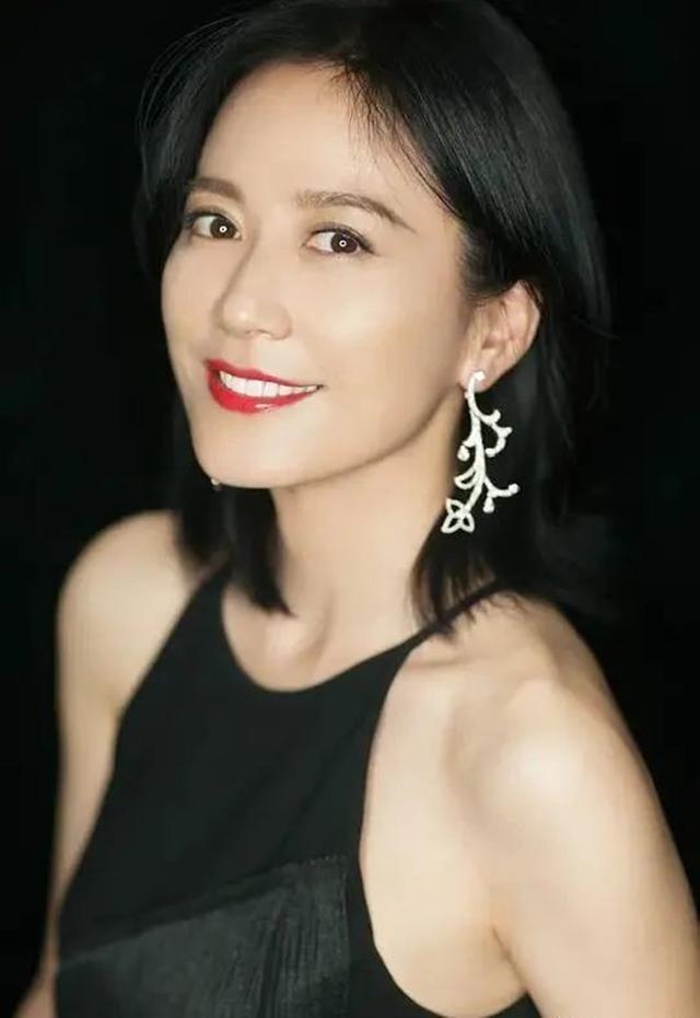 10位“一眼万年”女演员，个个美到窒息，有人靠一个角色吃一辈子