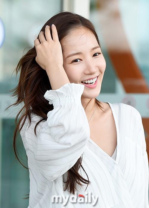 「MD PHOTO」 韩国女艺人朴敏英飞往美国洛杉矶拍杂志写真