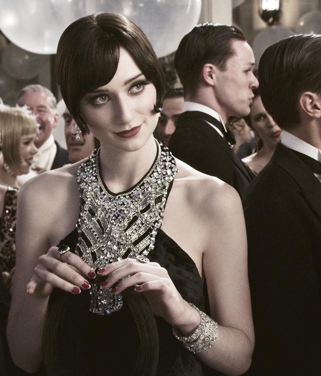 美国这一夜，国际女星风情万种，有人保守有人真大胆，但都不怕冷