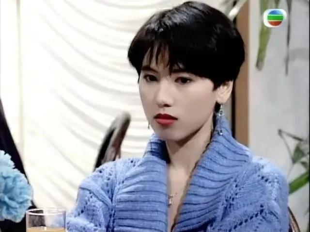 港圈“一眼万年”的短发美女，只服这12位，惊艳洋气，又美又酷帅