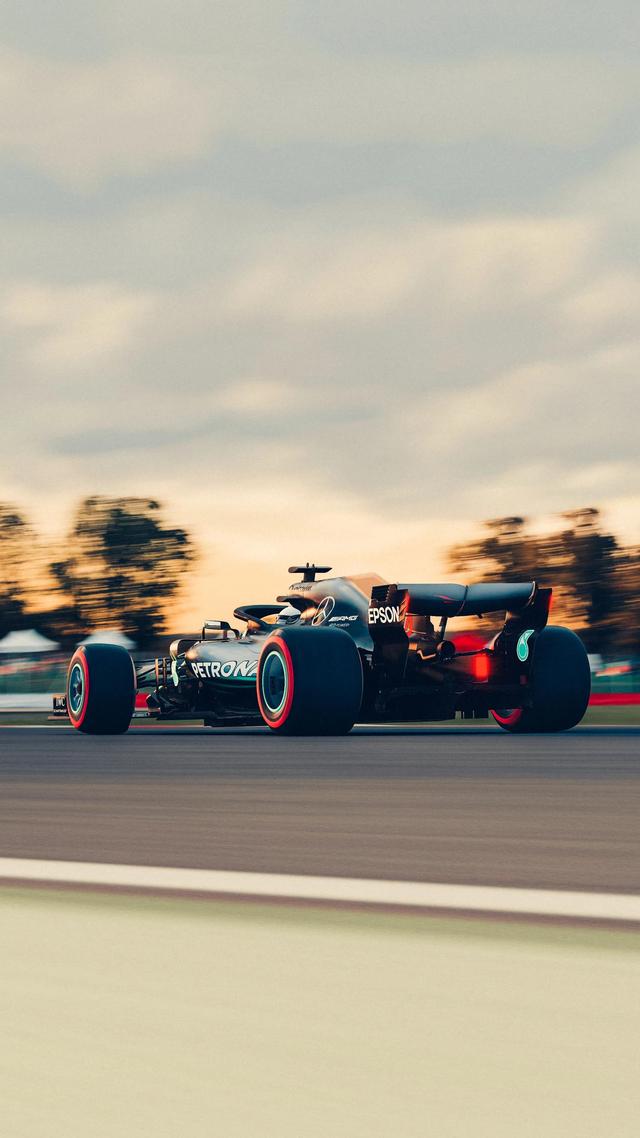 好看壁纸之香车美女