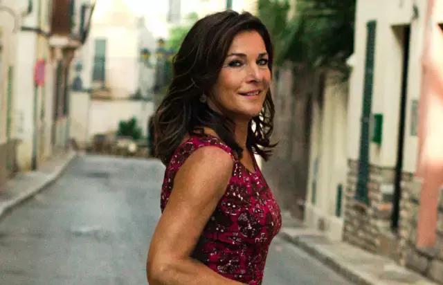 女神Natalie Imbruglia和她的“Torn”