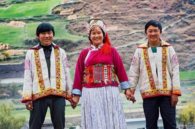 四川最后的伙婚村落,近一半人家都是一妻多夫,他们如何生活?