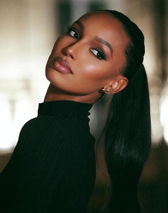 2022全球百大美女:Lisa也输了!网友眼里只看这位俄罗斯精灵美女