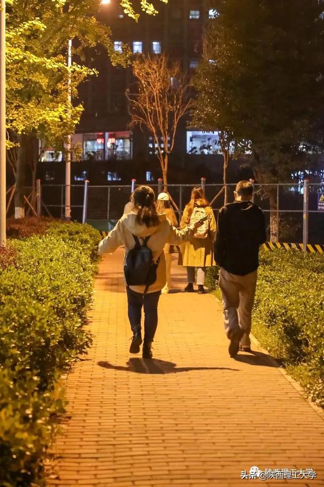 夜色撩人，怎得一个“好”字了得