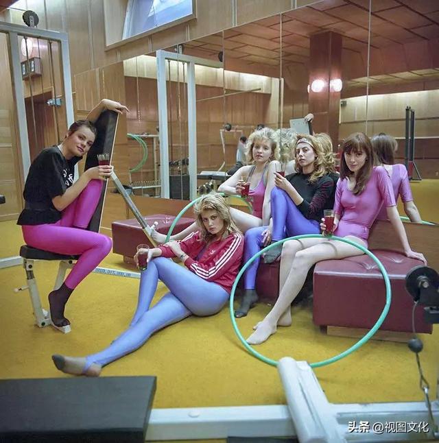 18张图片观天下：波斯美女肤白貌美，韩国女子饼子脸、眯眯眼