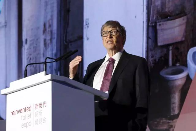 比尔·盖茨为非洲盖史上最牛厕所！全程不用一滴水，排出来还能喝