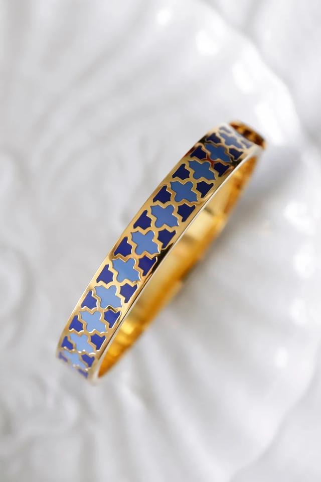 凯特、戴妃同款手镯，英国王室都爱的瓷器，情人节送礼大气有格调