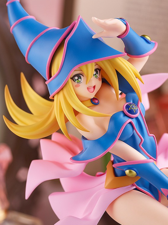 游戏王童年女神黑魔导女孩手办 超赞的性价比 两张票子就能接回家