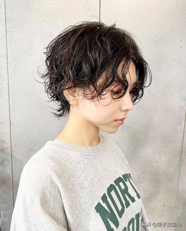 高人气女发10多款，有长发也有短发，适合不同年龄段的女性