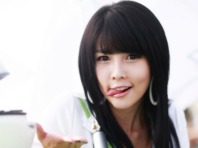 韩国车模界的“干露露”，号称“乳神”火爆全球